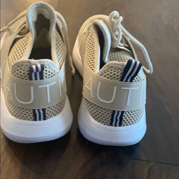 Nautica tenis shoes - Picture 2 of 5